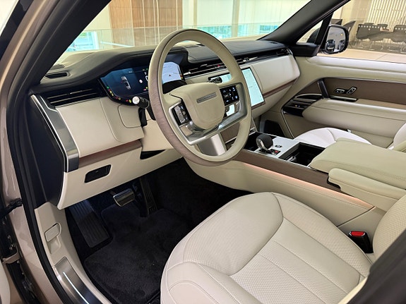 Land Rover Range Rover 8 of 26