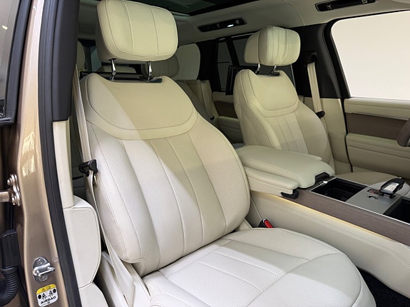Land Rover Range Rover 21 of 26