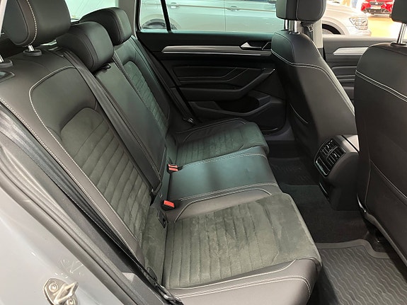 Volkswagen Passat 18 of 20
