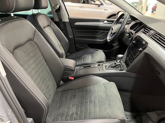 Volkswagen Passat 17 of 20