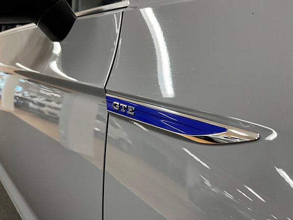 Volkswagen Passat 13 of 20