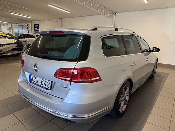 Volkswagen Passat 5 of 12