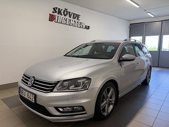 Volkswagen Passat 2 of 12