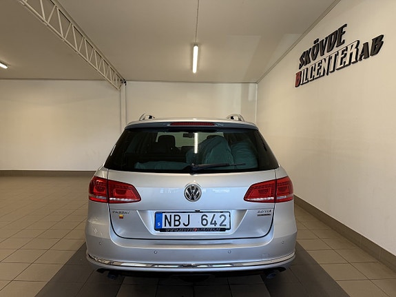 Volkswagen Passat 4 of 12