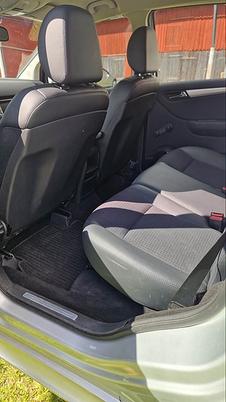 Mercedes-Benz B180 9 of 10