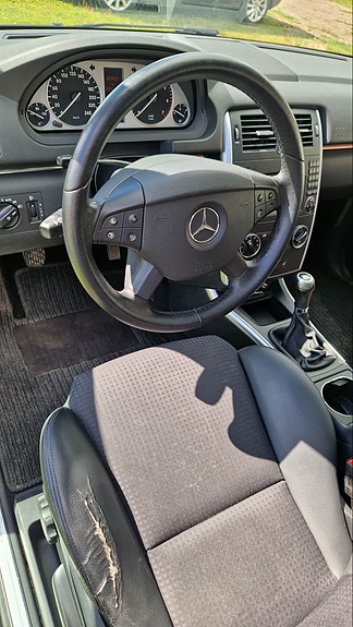 Mercedes-Benz B180 6 of 10