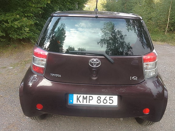 Toyota IQ 5 of 6