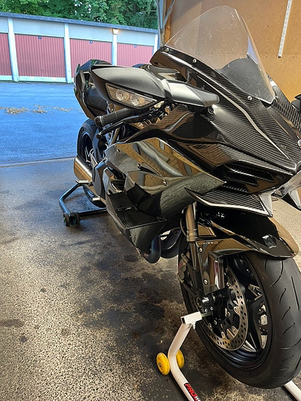 Kawasaki Ninja H2 17 of 27