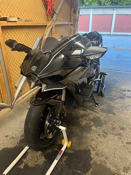 Kawasaki Ninja H2 12 of 27