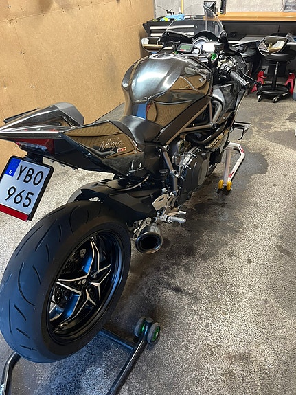 Kawasaki Ninja H2 15 of 27
