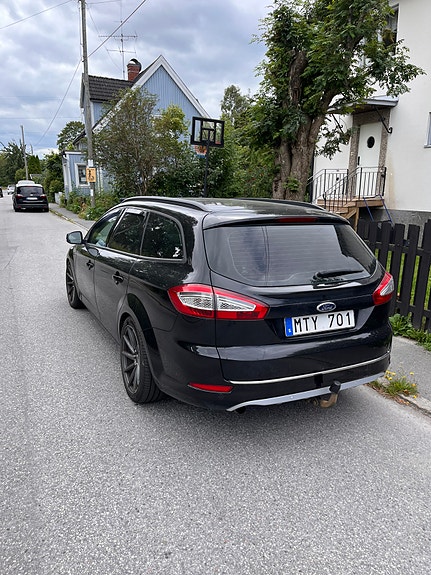 Ford Mondeo 3 of 8