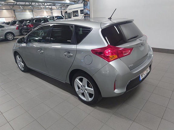 Toyota Auris 4 of 10