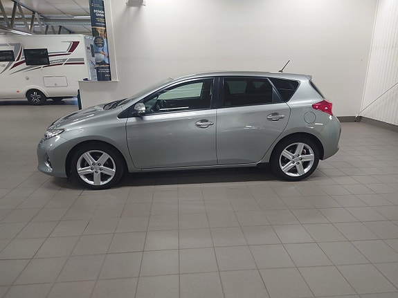 Toyota Auris 3 of 10