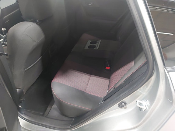 Toyota Auris 10 of 10