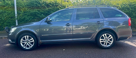 Skoda Octavia 2 of 8
