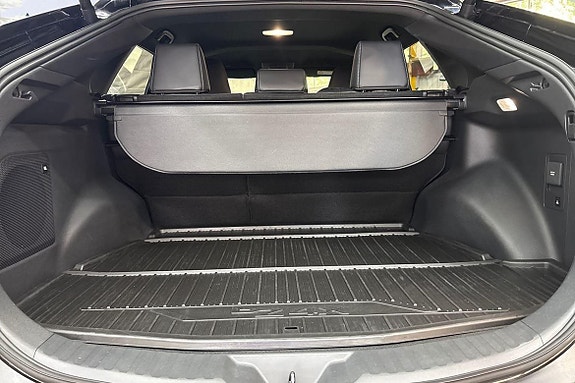 Toyota bZ4X 12 of 21