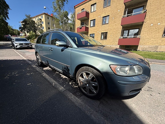 Volvo V50 3 of 17