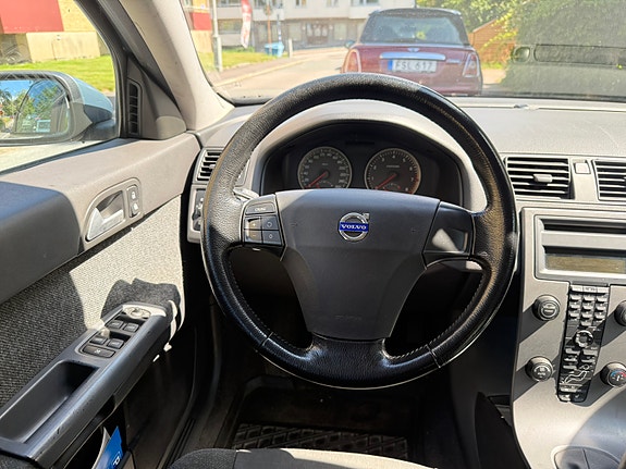 Volvo V50 9 of 17