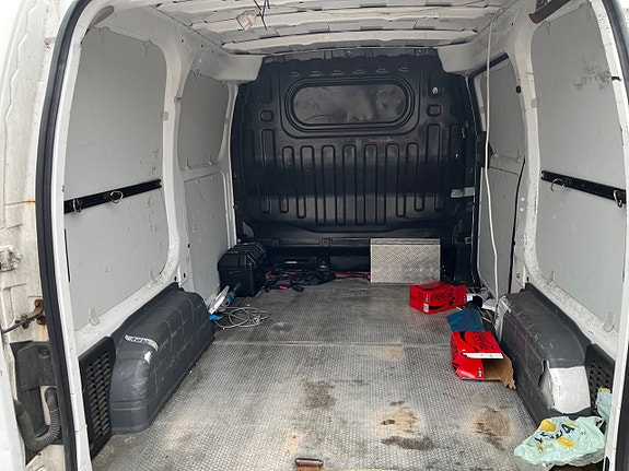 Nissan NV200 11 of 12