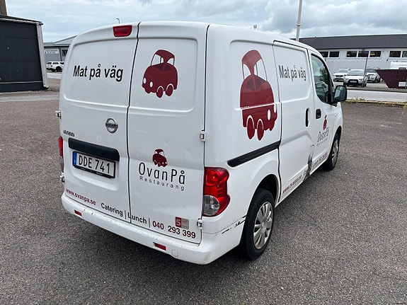 Nissan NV200 5 of 12