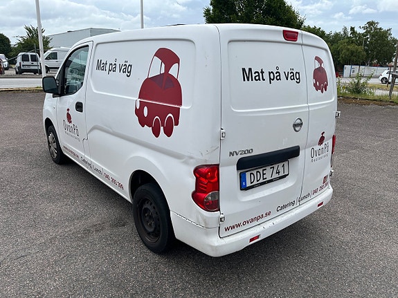 Nissan NV200 3 of 12
