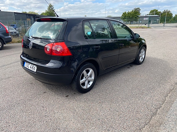 Volkswagen Golf V 4 of 9
