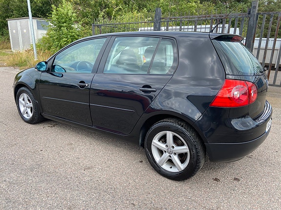 Volkswagen Golf V 6 of 9