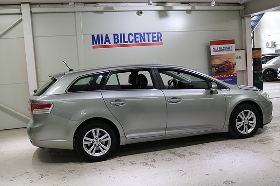 Toyota Avensis 4 of 18