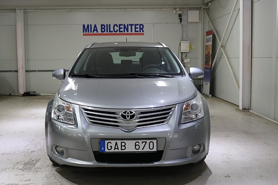 Toyota Avensis 3 of 18