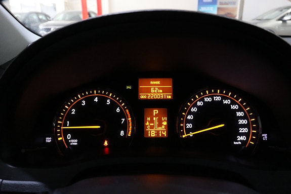 Toyota Avensis 9 of 18
