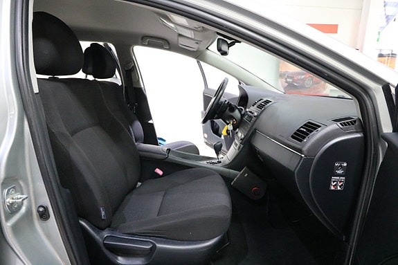 Toyota Avensis 11 of 18