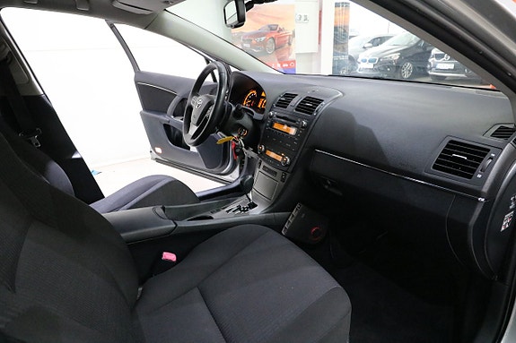 Toyota Avensis 10 of 18