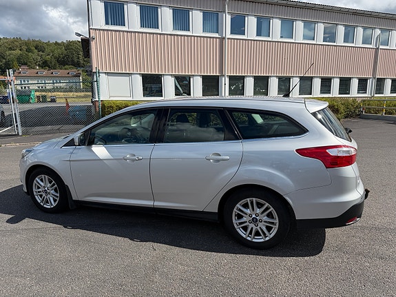 Ford Focus 2 of 4
