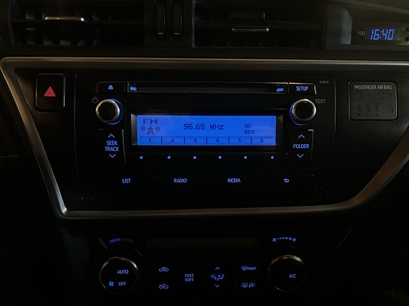 Toyota Auris 11 of 18