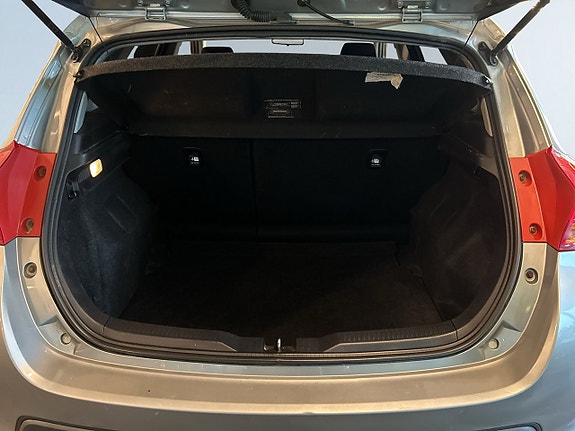 Toyota Auris 12 of 18