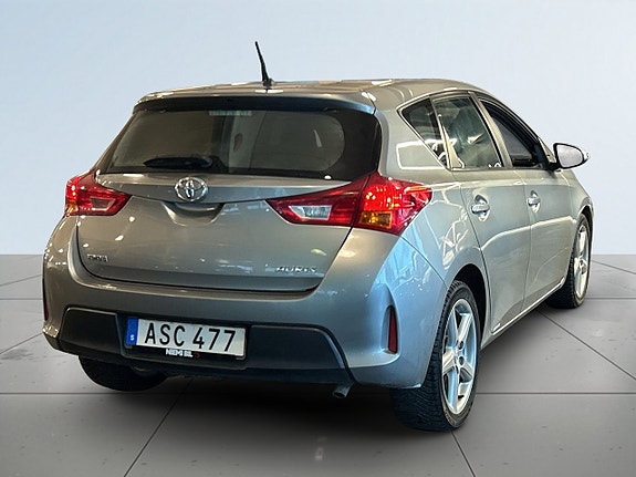 Toyota Auris 6 of 18
