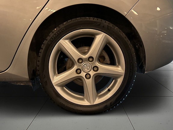 Toyota Auris 14 of 18