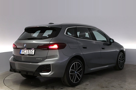 BMW 225e 5 of 27