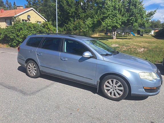 Volkswagen Passat 3 of 8