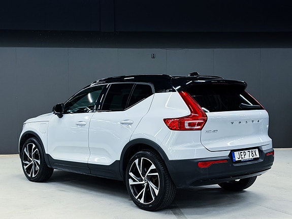 Volvo XC40 14 of 30