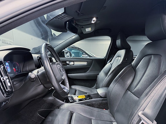 Volvo XC40 11 of 30