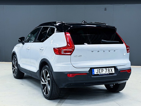 Volvo XC40 10 of 30