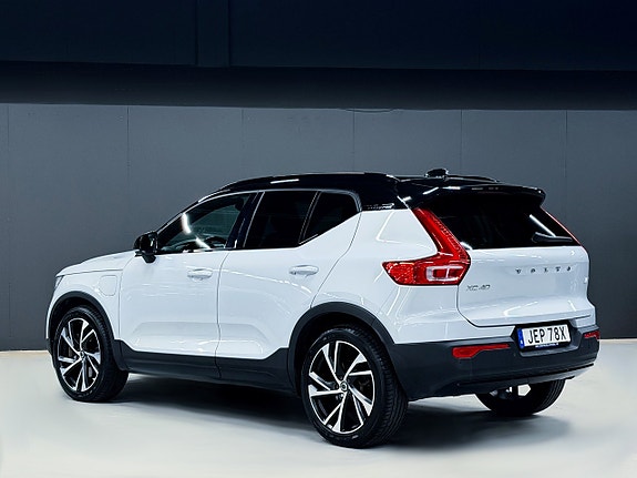 Volvo XC40 3 of 27