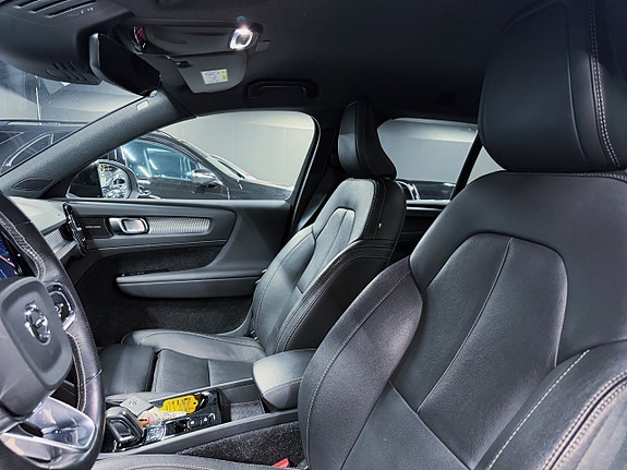 Volvo XC40 25 of 30