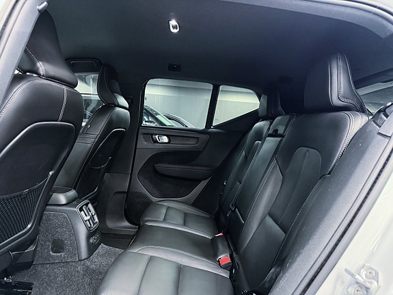 Volvo XC40 30 of 30