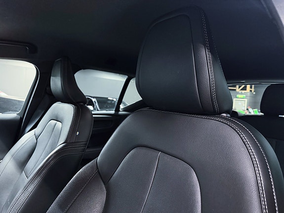 Volvo XC40 21 of 30