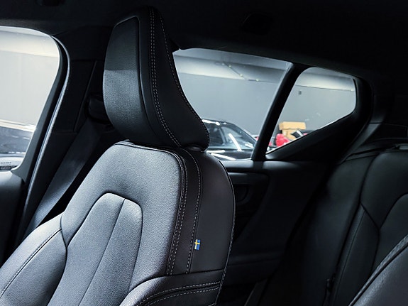 Volvo XC40 24 of 30