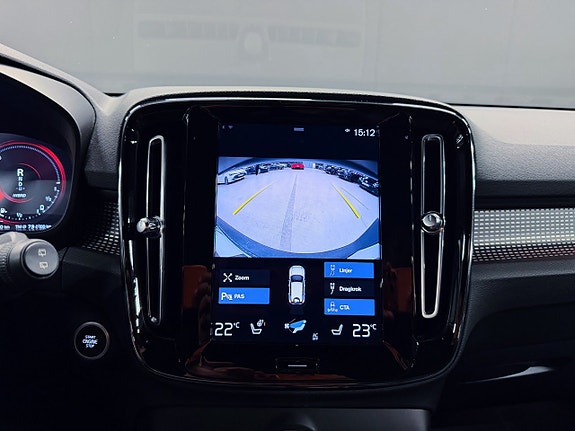 Volvo XC40 7 of 30