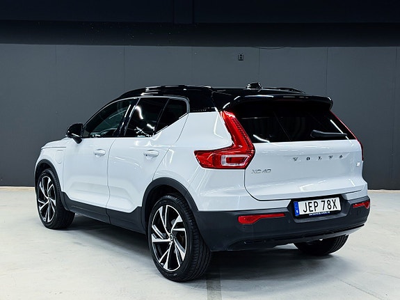 Volvo XC40 6 of 30