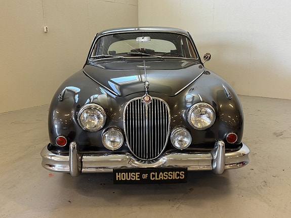 Jaguar Mark 2 2 of 17
